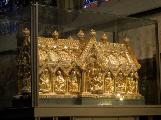 Marienschrein (Shrine of Saint Mary), gold (1230-1239), Aachen Cathedral, Aachen, Germany